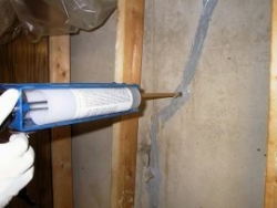 Injecting a crack in a foundation